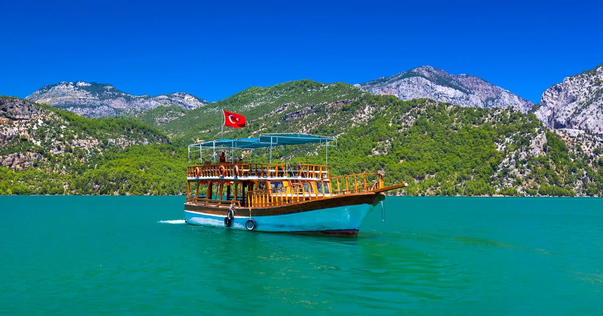Lunch served on board during the Green Canyon boat tour
