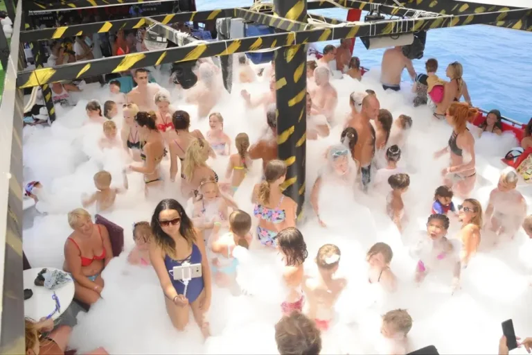 blue laguna Side boat tour with foam party